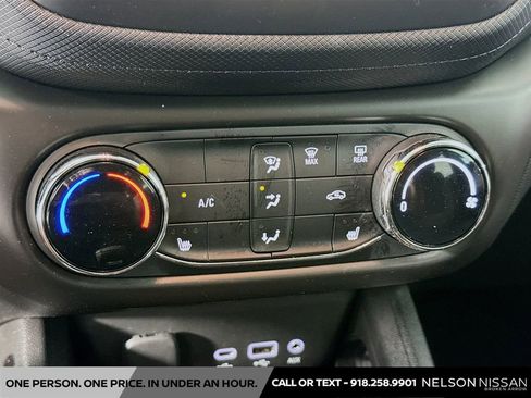 Used 2023 Chevrolet TrailBlazer LT FWD image 16