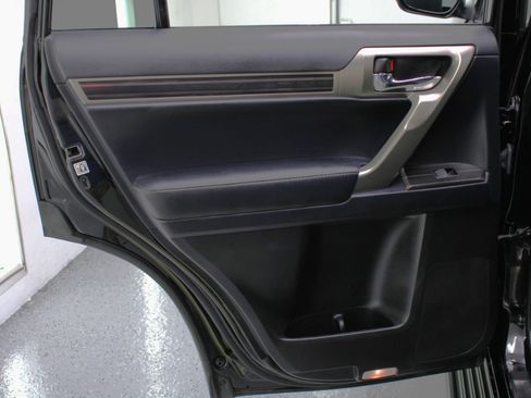 Used 2020 Lexus GX 460 Premium image 43