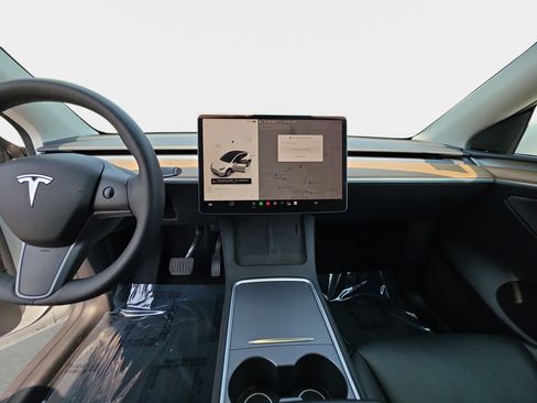 Used 2023 Tesla Model Y Long Range AWD/4WD image 22
