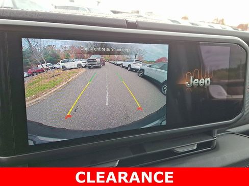 Used 2025 Jeep Wrangler Rubicon image 17