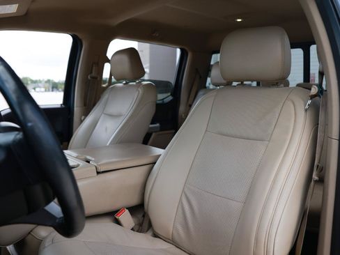 Used 2015 Ford F150 Lariat RWD image 6