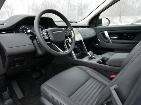Used 2025 Land Rover Discovery Sport S image 13