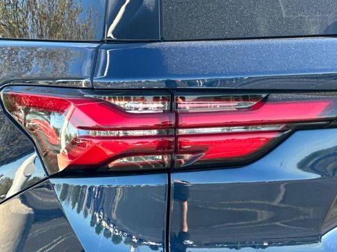Certified 2023 Chevrolet Traverse LT FWD image 50