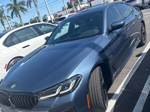 Used 2023 BMW 530e w/ M Sport Package RWD image 8