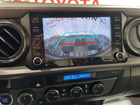 Used 2022 Toyota Tacoma TRD Off-Road AWD/4WD image 27