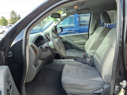 Used 2021 Nissan Frontier SV w/ Midnight Edition Floor Mats image 18