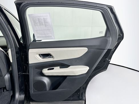 Used 2023 Nissan Ariya FWD image 31