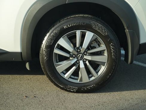 Used 2025 Nissan Pathfinder SL AWD/4WD image 45
