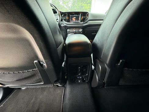 Used 2022 Dodge Durango GT AWD/4WD image 38