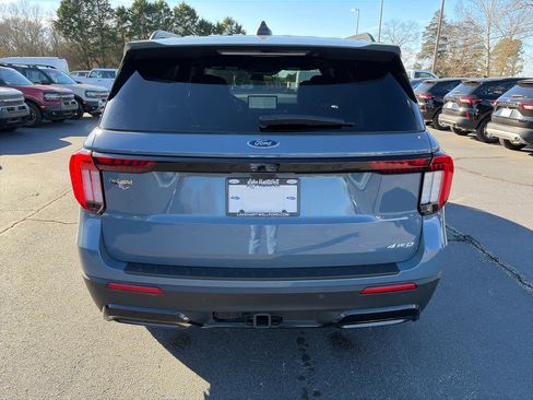 Used 2025 Ford Explorer ST-Line image 27