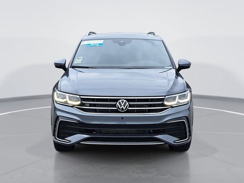 Certified 2024 Volkswagen Tiguan SEL R-Line image 8