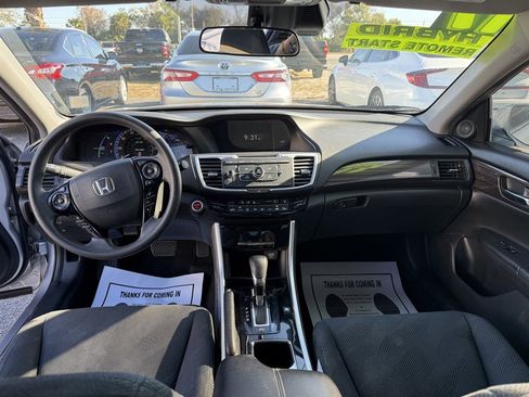 Used 2017 Honda Accord HYBRID image 11