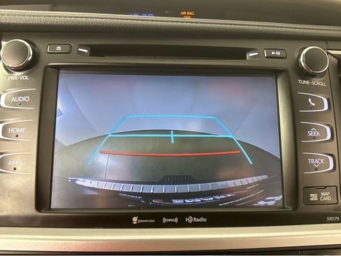 Used 2018 Toyota Highlander XLE image 32