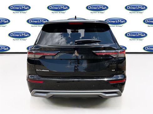 Used 2025 Mitsubishi Outlander SE FWD image 6