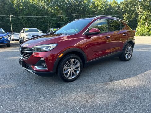Used 2022 Buick Encore GX Essence w/ Experience Buick Package AWD/4WD image 2