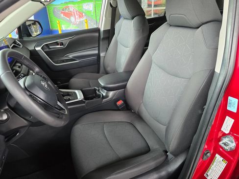 Used 2025 Toyota RAV4 XLE w/ Convenience Package AWD/4WD image 23