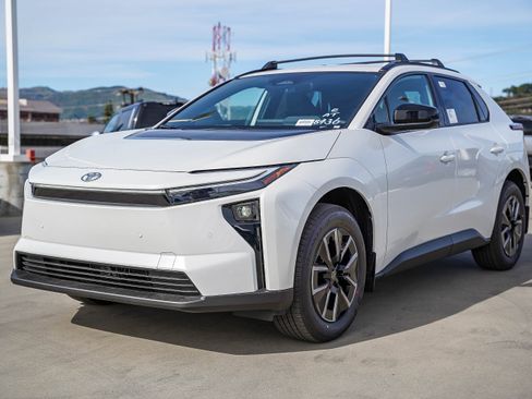 New 2026 Toyota bZ XLE Plus image 3