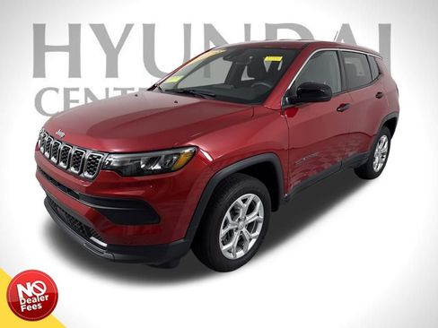 Used 2024 Jeep Compass Sport image 8