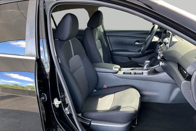 Certified 2024 Nissan Sentra SV w/ Lighting Package FWD image 9
