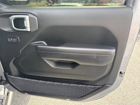 Used 2020 Jeep Gladiator Sport w/ Quick Order Package 24S image 18