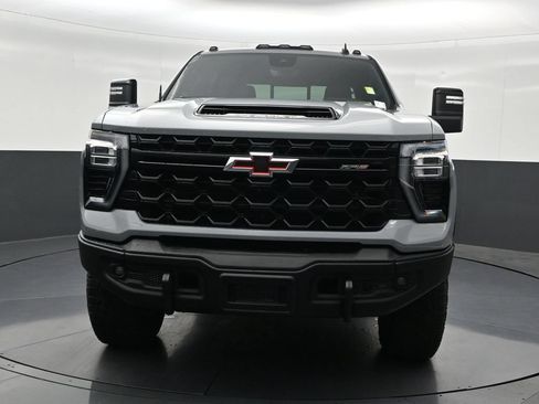 Used 2024 Chevrolet Silverado 2500 ZR2 w/ ZR2 Bison Edition AWD/4WD image 9