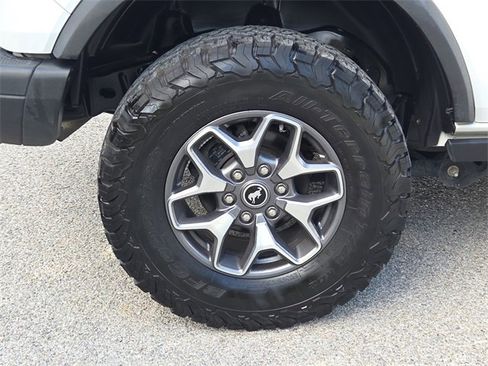 Certified 2022 Ford Bronco Badlands image 9