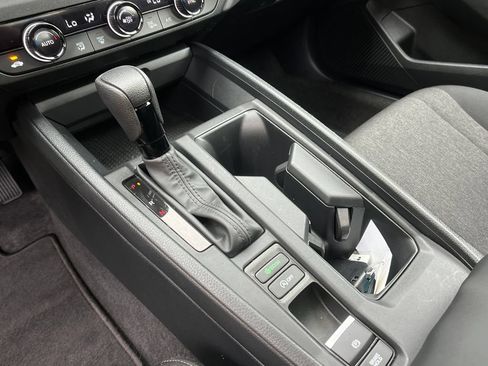 Used 2023 Honda Accord EX image 19