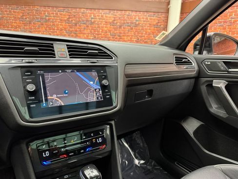Used 2024 Volkswagen Tiguan SEL R-Line AWD/4WD image 19