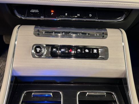 Used 2025 Lincoln Aviator Reserve w/ Equipment Group 201A image 13