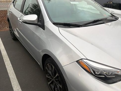 Used 2018 Toyota Corolla SE FWD image 3