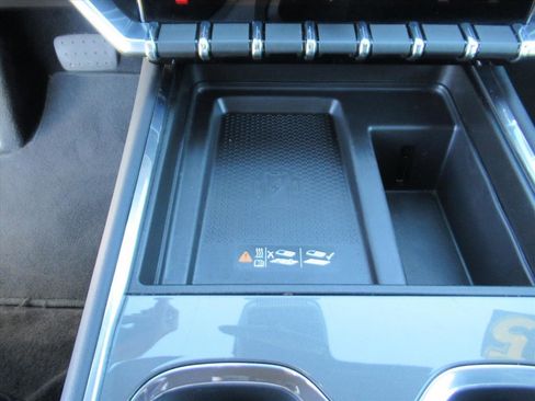 Used 2025 GMC Acadia Elevation image 25