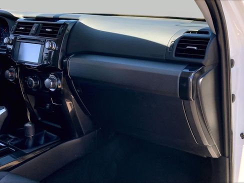 Used 2019 Toyota 4Runner SR5 AWD/4WD image 18