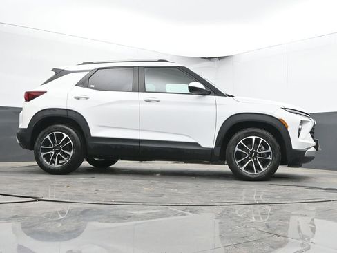 Used 2025 Chevrolet TrailBlazer LT FWD image 52