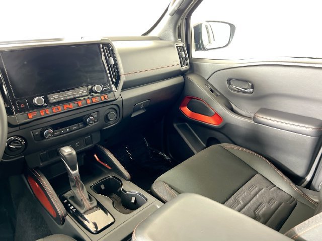 Used 2025 Nissan Frontier PRO-4X AWD/4WD image 27