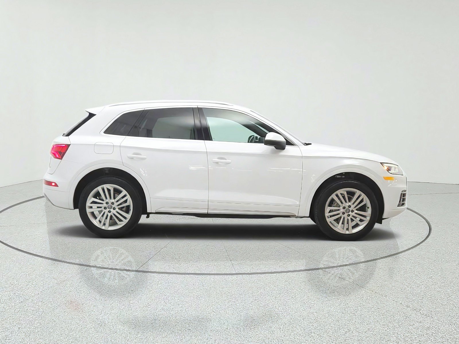 Used 2019 Audi Q5 2.0T Premium Plus w/ Premium Plus Package AWD/4WD image 5
