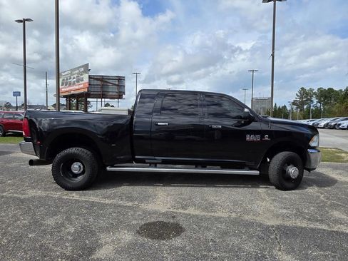 Used 2018 RAM 3500 SLT w/ Luxury Group image 40