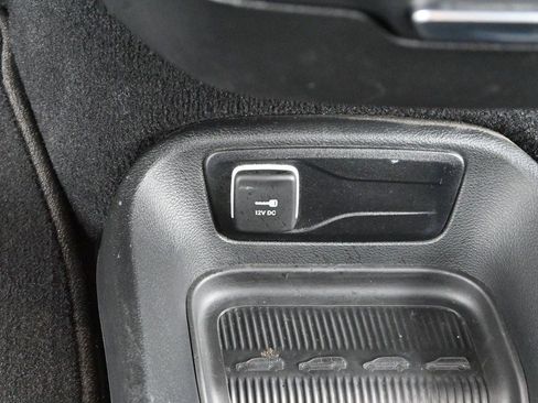 Used 2025 Chrysler Pacifica Select FWD image 54