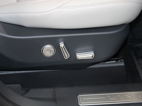 New 2026 Lincoln Nautilus Premier image 27