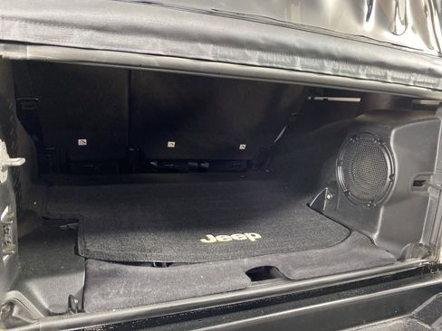 Used 2013 Jeep Wrangler Moab image 27