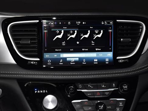 New 2026 Chrysler Pacifica Select AWD/4WD image 17