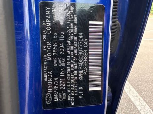 Used 2024 Hyundai Elantra Limited FWD image 25