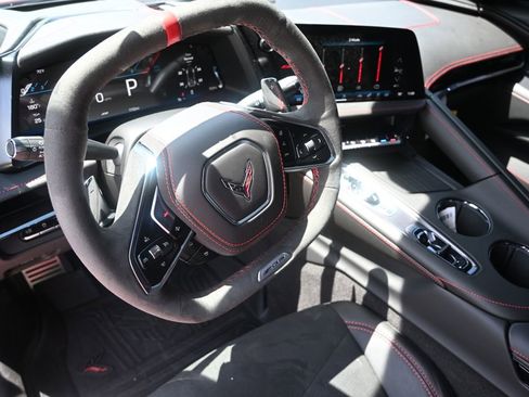 Used 2026 Chevrolet Corvette Z06 w/ Stealth Interior Trim Package RWD image 18
