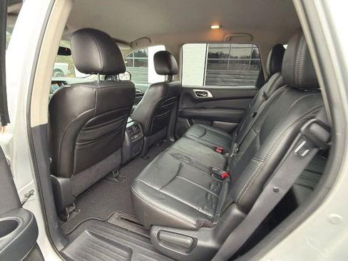 Used 2013 Nissan Pathfinder SL image 38