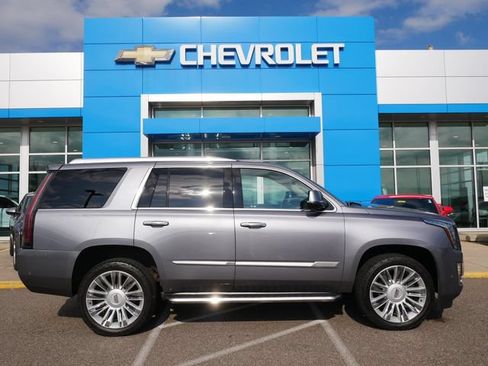 Used 2019 Cadillac Escalade Premium Luxury AWD/4WD image 25