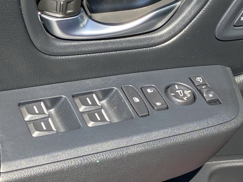 Used 2025 Honda Pilot Black Edition image 17