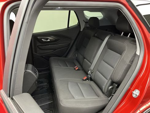 Certified 2024 GMC Terrain SLE w/ Driver Convenience Package image 11