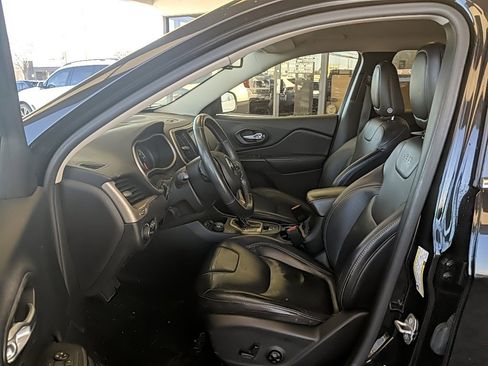 Used 2016 Jeep Cherokee Limited image 12