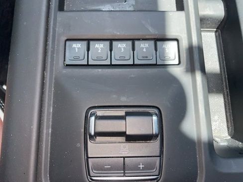 Used 2025 GMC Sierra 2500 Denali Ultimate w/ Max Trailering Package AWD/4WD image 16