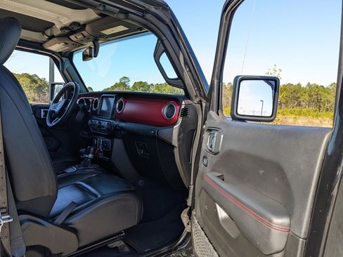 Used 2023 Jeep Gladiator Rubicon w/ Cold Weather Group image 41