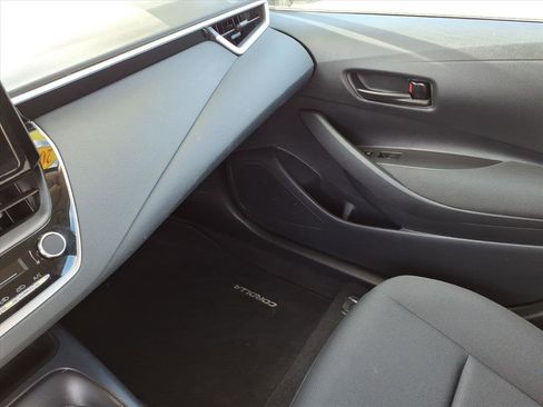 Certified 2025 Toyota Corolla LE FWD image 35